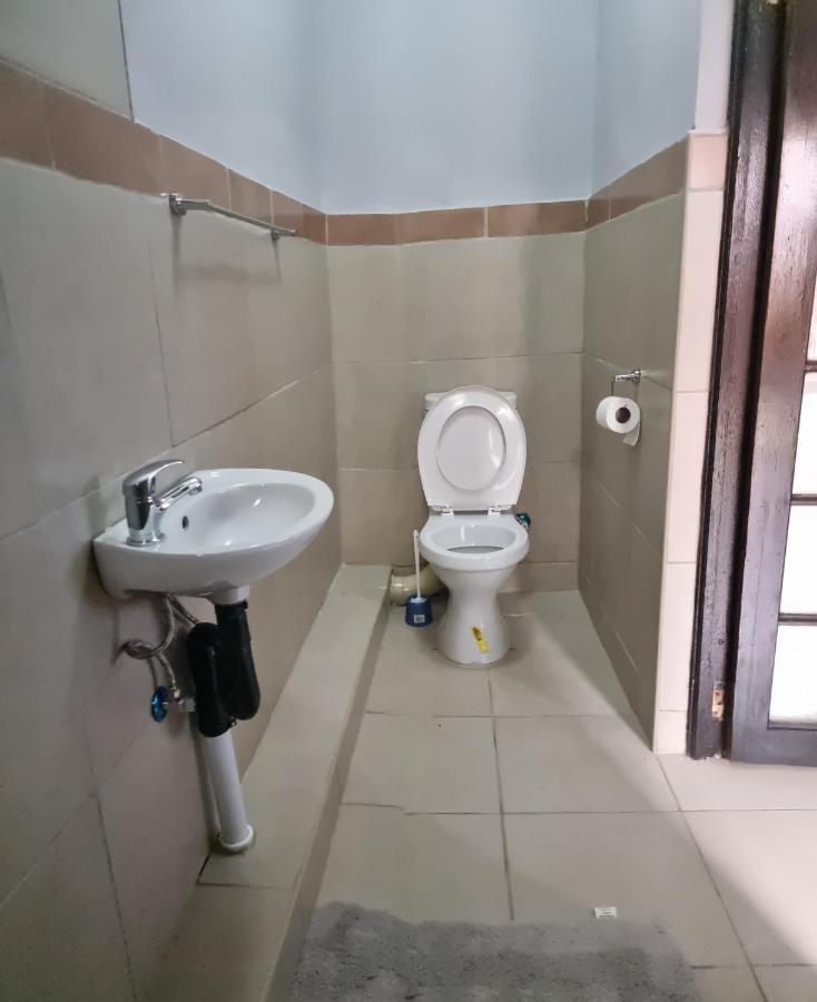 Stay At Home Airport Lodge Kempton Park Dış mekan fotoğraf