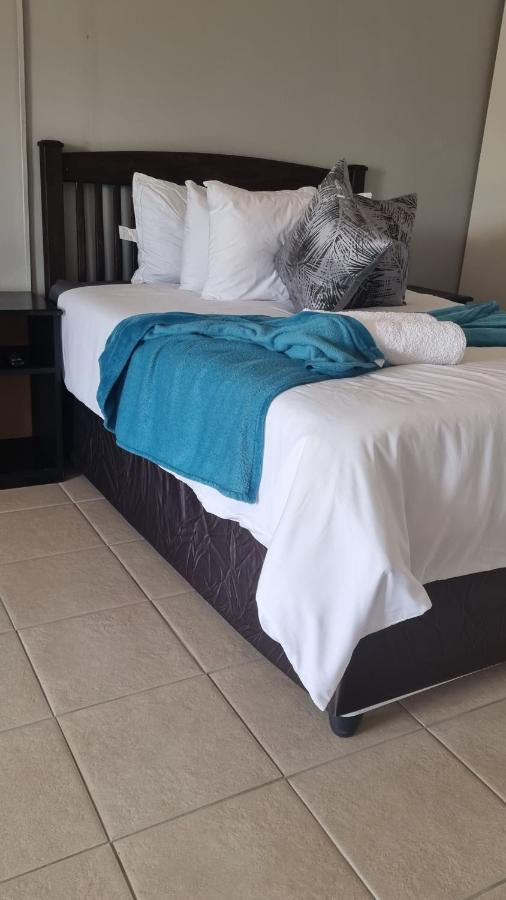 Stay At Home Airport Lodge Kempton Park Dış mekan fotoğraf