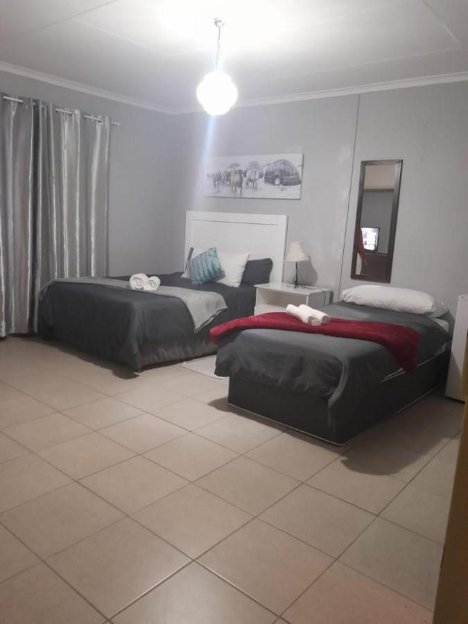 Stay At Home Airport Lodge Kempton Park Dış mekan fotoğraf