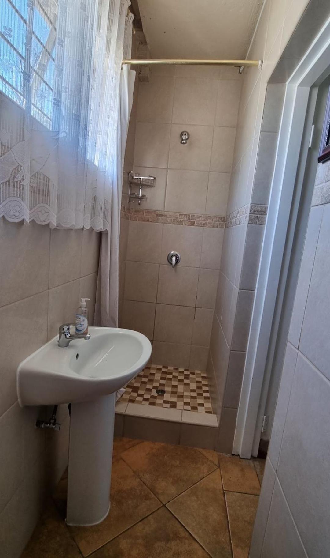 Stay At Home Airport Lodge Kempton Park Dış mekan fotoğraf