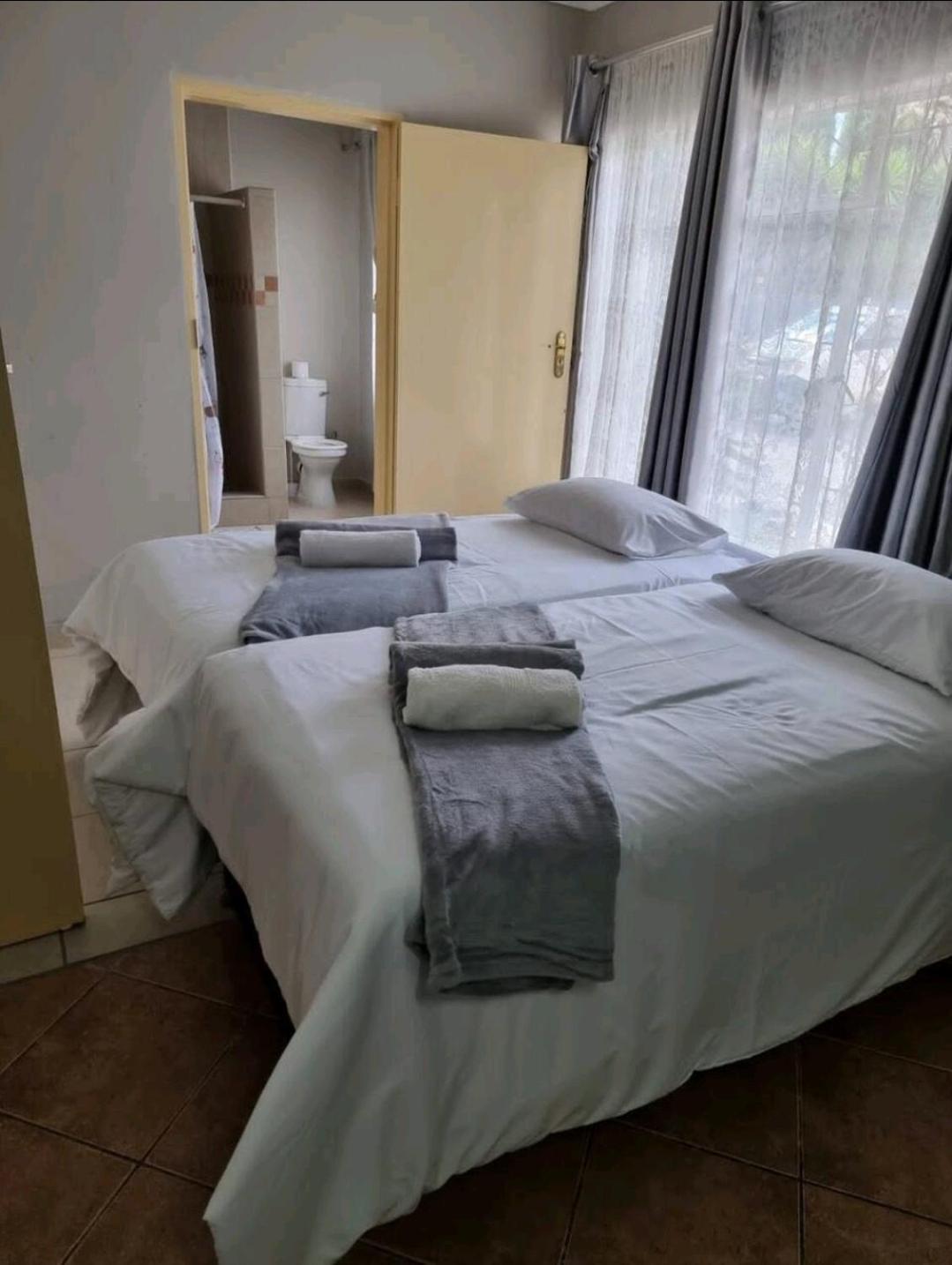 Stay At Home Airport Lodge Kempton Park Oda fotoğraf
